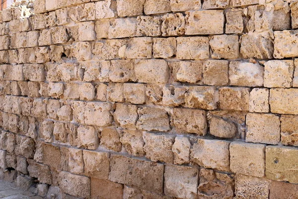 Taş Betondan Yapılmış Yüksek Duvar Taş Duvar Dokusu — Stok fotoğraf