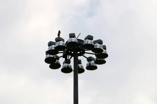 Lámpara Eléctrica Instalada Parque Urbano Norte Israel —  Fotos de Stock