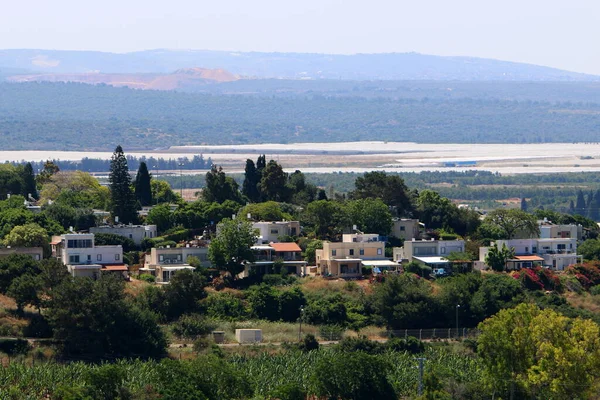 Krajobraz Małym Miasteczku Górach Północy Izraela Gorące Lato Izraelu — Zdjęcie stockowe