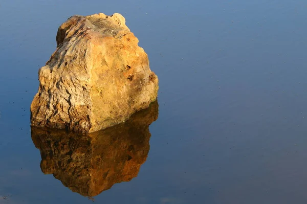 Steine Und Granaten Ufer Des Mittelmeeres Nordisrael Heißer Sommer Israel — Stockfoto