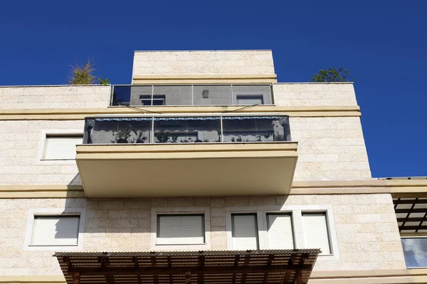 イスラエルの大都市における住宅の建築の詳細 イスラエルの暑い夏 — ストック写真