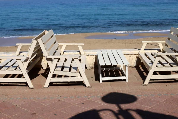 Tourist Bench Stands City Park Shores Mediterranean Sea Northern Israel — Stock Photo, Image