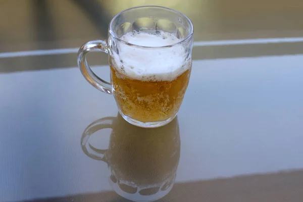 Bière Fraîche Froide Dans Verre — Photo