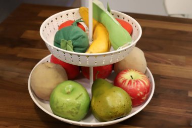 Mutfak gereçleri İsrail 'de bir mağazada satılıyor. 