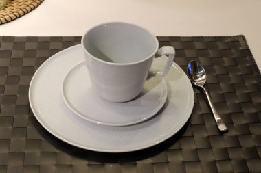 Mutfak gereçleri İsrail 'de bir mağazada satılıyor. 