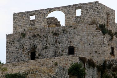 Kuzey İsrail 'deki Haçlılar ve Hastahaneciler' in antik bir kalesinin kale harabeleri. 