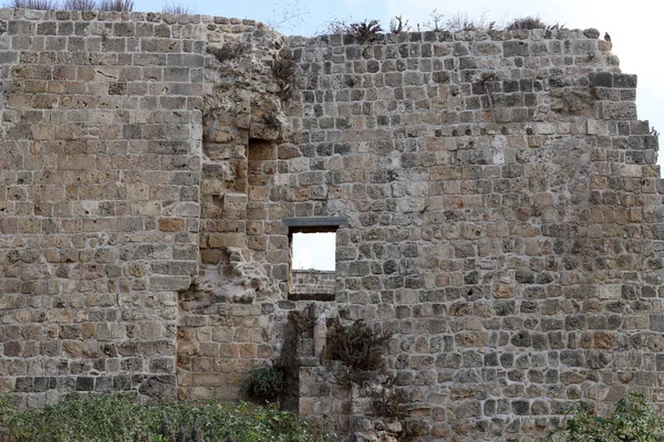 Zřícenina Pevnostní Zdi Starobylé Pevnosti Křižáků Pohostinců Severním Izraeli — Stock fotografie
