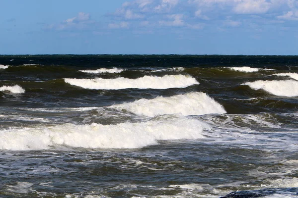 İsrail devletinin kuzeyinde Akdeniz 'in ıssız kıyıları 