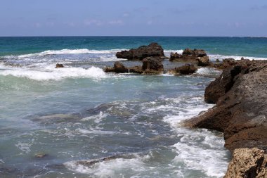 İsrail devletinin kuzeyinde Akdeniz 'in ıssız kıyıları 