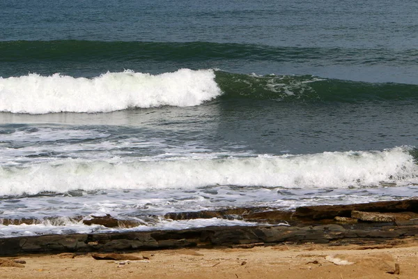 İsrail devletinin kuzeyinde Akdeniz 'in ıssız kıyıları 