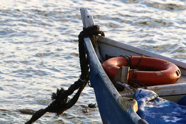 Łódź Jest Zacumowana Porcie Morskim Akko Północnym Izraelu — Zdjęcie stockowe