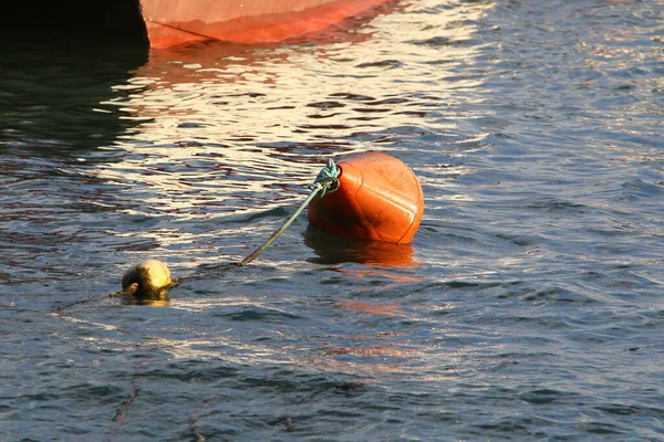 Kuzey İsrail 'de bir limanda gemi ve tekneler için rıhtım 