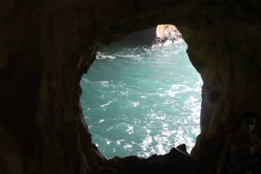 İsrail 'in kuzeyindeki Akdeniz kıyılarındaki yeraltı mağaraları Rosh Hanikra 