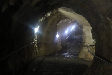 İsrail 'in kuzeyindeki Akdeniz kıyılarındaki yeraltı mağaraları Rosh Hanikra 