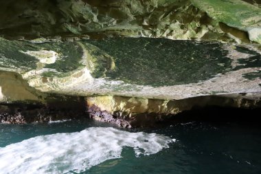 İsrail 'in kuzeyindeki Akdeniz kıyılarındaki yeraltı mağaraları Rosh Hanikra 