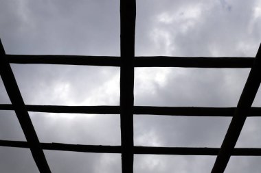 İsrail 'deki inşaatın soyut mimari detayları. İnşaatta geometrik şekiller 