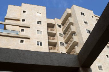 İsrail 'deki inşaatın soyut mimari detayları. İnşaatta geometrik şekiller 