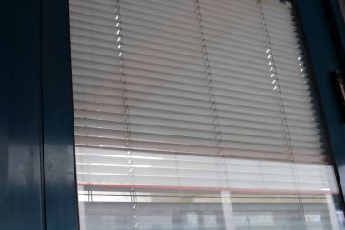 İsrail 'deki inşaatın soyut mimari detayları. İnşaatta geometrik şekiller 