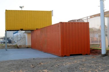 İsrail 'deki inşaatın soyut mimari detayları. İnşaatta geometrik şekiller 