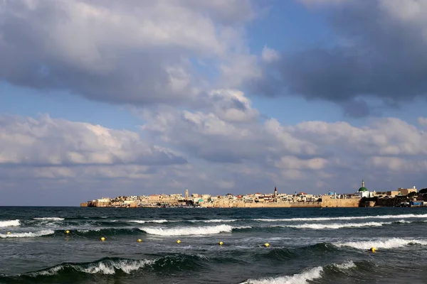 Nubes Lluvia Sobre Cielo Azul Sobre Mar Mediterráneo Norte Israel —  Fotos de Stock