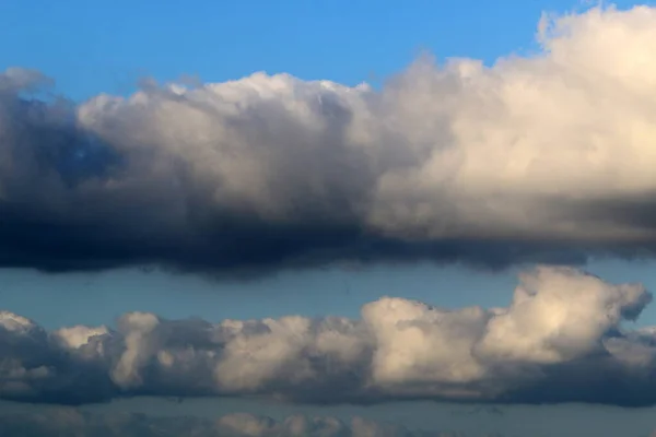 Awan Hujan Terhadap Langit Biru Atas Laut Mediterania Israel Utara — Stok Foto