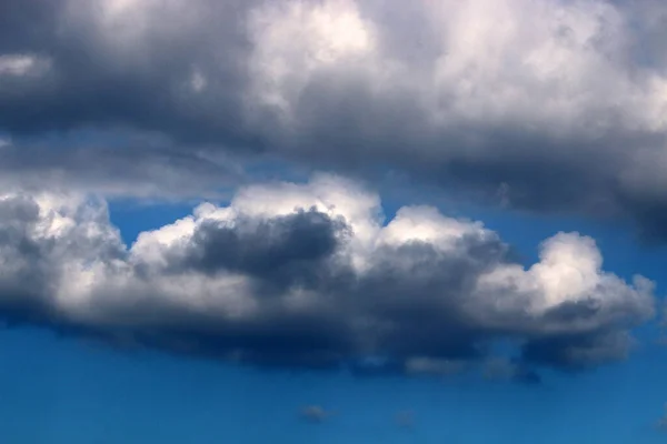Awan Hujan Terhadap Langit Biru Atas Laut Mediterania Israel Utara — Stok Foto