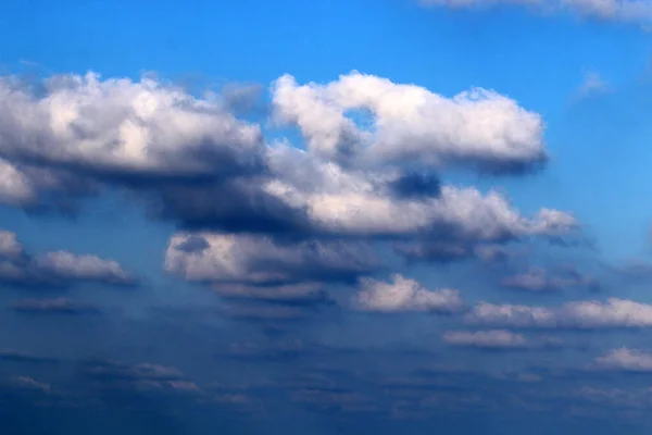 Awan Hujan Terhadap Langit Biru Atas Laut Mediterania Israel Utara — Stok Foto