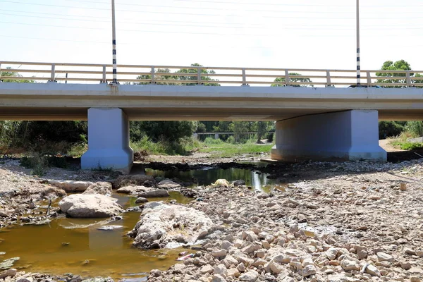 Stahlbetonbrücke Für Den Straßenverkehr Landschaft Mit Brücke Nordisrael — Stockfoto