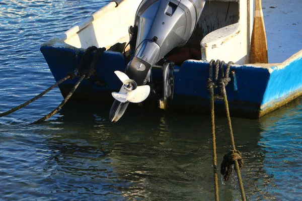 Propeller Motorbåt Vid Piren Båten Ligger Vid Hamnen Tel Aviv — Stockfoto