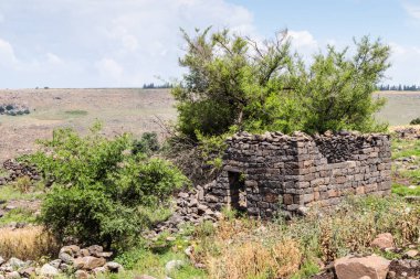 Eski Yahudi yerleşim um el Kanatir - Golan Tepeleri duvarda anne kalıntıları.