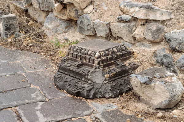 ゴランのギリシャ ローマ市紀元前 世紀の Hippus Susita の遺跡で列の遺跡付近のガリラヤの海 Kineret イスラエル — ストック写真
