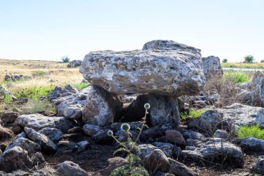 Dolmen - Golan Tepeleri, İsrail Gamla alan Bronz çağında bir taş mezar