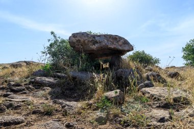 Dolmen - Golan Tepeleri, İsrail Gamla alan Bronz çağında bir taş mezar