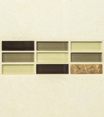 Döşeme ortada tarafından renkli mozaik doku arka yüzeyi için tasarım ve dekorasyon olarak bölünmüş