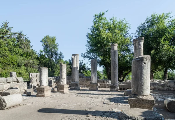 İç koridorda Talmud dönemi Bar'am Milli Parkı'nda İsrail'in büyük Sinagogue kalıntıları.