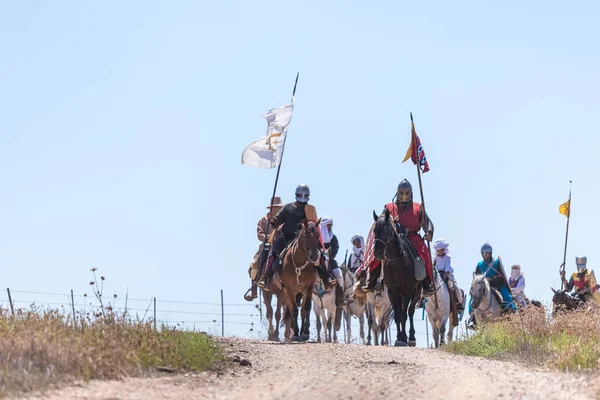 Tiberias, İsrail, 07 Temmuz 2018: Yeniden yapılanma, boynuzları, Hıttin savaşı 1187. Atlı savaşçıları Haçlılar savaş alanına git.