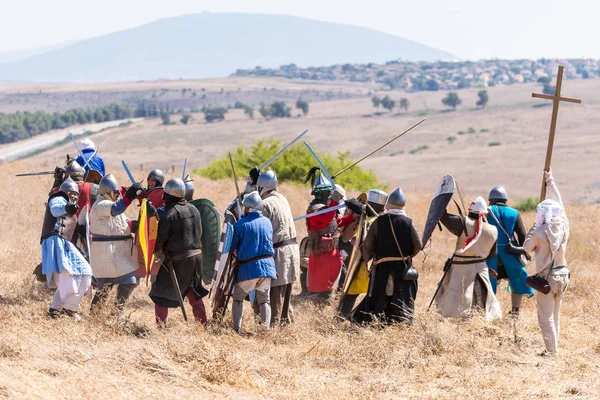 Tiberias, İsrail, 07 Temmuz 2018: Yeniden yapılanma, boynuzları, Hıttin savaşı 1187. Selahaddin'ın piyade savaş Haçlılar piyade ile savaşır.