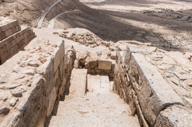 Adım önde gelen Nabataean şehir Avdat, Israil'deki Judean desert tütsü yolu üzerinde yer alan kale duvarına. Unesco Dünya Mirası listesinde bulunan.