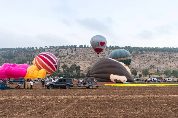 Afula Izrael Sierpnia 2018 Czerwono Szary Balonem Leci Się Ziemi — Zdjęcie stockowe