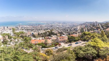 Panoramik şehir Haifa, Hayfa Limanı ve bay. Mount Carmel görünümünden