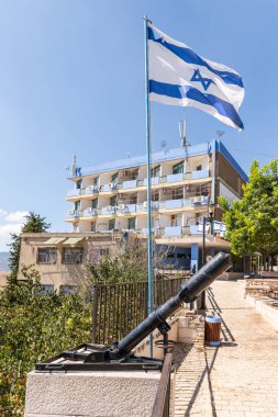 Safed, İsrail, 08 Eylül 2018: Ünlü Davidka - İsrail Bağımsızlık Savaşı ve Safed kentinde İsrail bayrağı sırasında el sanatları tarafından yayımlanan bombaatar.