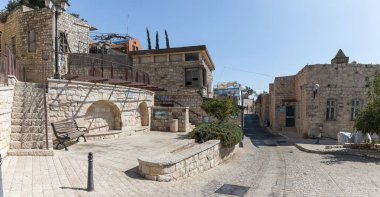 Safed, İsrail, 08 Eylül 2018: Safed eski şehir Yahudi mahallesinde sabahın erken saatlerinde sakin bir sokakta
