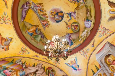 Tiberias, İsrail, 22 Eylül 2018: İç Rum Ortodoks Manastırı twelve Apostles Celile Denizi - Kinneret, İsrail kıyısında yer alan Capernaum (Cafarnaum)
