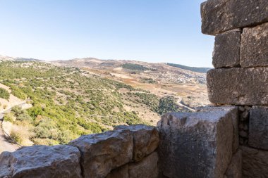 Nimrod üst sınır Kuzey İsrail ile Lübnan Celile'de bulunan kale kulede yakındaki vadiden görünümünü.