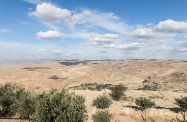 Mount Nebo yakınındaki Jordan Madaba şehir Ürdün manzara görüntüleyin