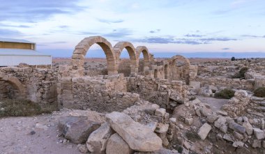Madaba, Ürdün, 05 Aralık 2018: Kalıntıları Tapınağı üzerine tarihsel arkeolojik um ar-Rasas Madaba city Ürdün yakınındaki site