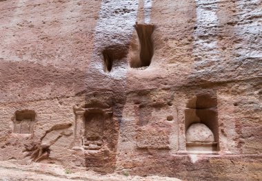 Wadi Musa, Ürdün, 06 Aralık 2018: Eski Nabatean mezarlıkta Petra - Ürdün Wadi Musa şehirde Nabatean krallığının başkenti önde gelen Kanyon