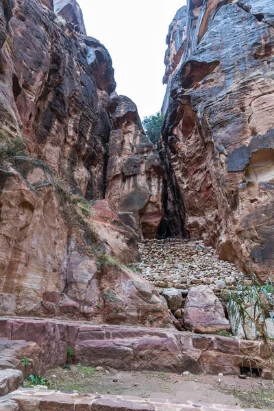 Siq Cañón Que Conduce Través Las Paredes Roca Roja Petra —  Fotos de Stock