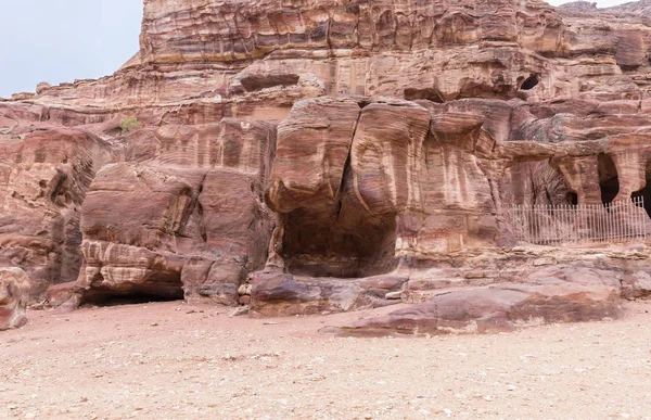 Wadi Musa Giordania Dicembre 2018 Grotte Artificiali Scolpite Nella Montagna — Foto Stock