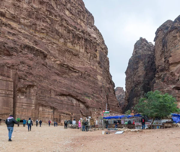 Wadi Musa Jordanien December 2018 Många Turister Vägen Som Leder — Stockfoto